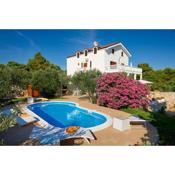 Luxury Villa Bella Vista with Swimming Pool