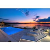 Luxury Villa Novita with Pool