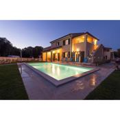 Luxury Villa Olivia with pool , 200m from the beach