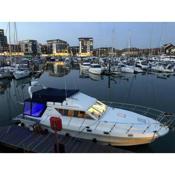 Luxury Yacht 40 foot on 5 star Ocean Village Marina
