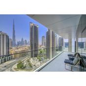 Maison Privee - Luxury Apt with Burj Khalifa Vw & Dubai Canal Access