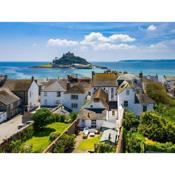 Marazion Beach Town House with Private Parking