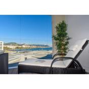 Mareluna Crescent - Luxury Seafront Experience