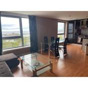 Modern 2 bed apartment with stunning seaside view
