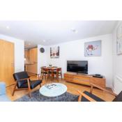 Modern 2 bed BroomPark/Central apt. with Parking