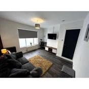 Modern 2 Bed Central Apartment