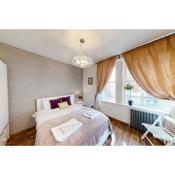 Modern 2 Bed Flat in Paddington near Hyde Park for up to 4 people