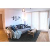 Modern 2 Bedroom Apartment in City Centre with Balcony