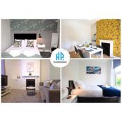 Modern 3 Bedroom Terraced House in Northampton by HP Accommodation - Free Parking & Super Fast WiFi