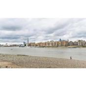 Modern 4 bedroom Terraced House by the Thames