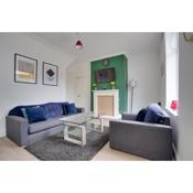 Modern and Spacious 3-Bedroom House - Free Parking, Fast Wi-Fi, Ideal for up to 7 Guests