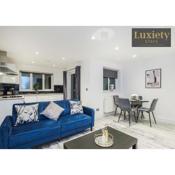Modern Apartment - Families & Contractors - by Luxiety Stays Serviced Accommodation Southend on Sea -