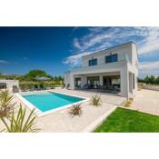 Modern villa Esire with private pool near Pula