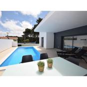 Modern villa with private pool near the beautiful beach of Foz de Arelho