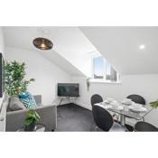 NEW 5 Sarah House by Truestays - 2 Bedroom Apartment - FREE Parking