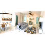 New central 2BR apartment 100m-to-beach free parking