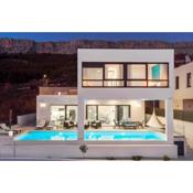 NEW! Villa Lemon with heated infinity Pool, a Hot tub, a Cinema room, sea views, 6 pax