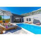 New! Villa Mir with private pool, 3 bedrooms, 7km from sandy beach