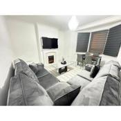 Newly Renovated Lux 2 Bed Apartment