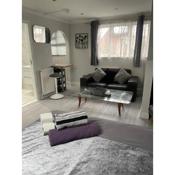 Newly renovated studio in Acton