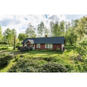 Nice cottage in Knared close to nature
