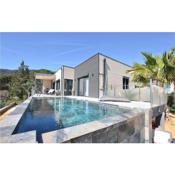 Nice home in Cavalaire-sur-Mer with Outdoor swimming pool, WiFi and 2 Bedrooms