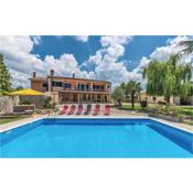Nice home in Pazin with Jacuzzi, WiFi and Outdoor swimming pool