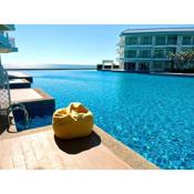 On-the-Beach Seaview With Pool Access - 1 Bedroom by Sweethome
