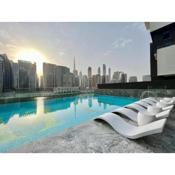Oraya - Studio With Jaw-Dropping Canal and Burj Views - Business bay