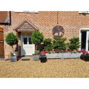 Paddock Cottage - Romantic Bolthole in Rural Idyll