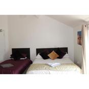 Park Lane Heights - Self Catering - Guesthouse Style - Family and Double Rooms