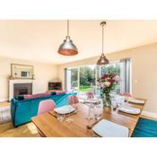 Pass the Keys Stylish and fresh 4 bed beach house with garden