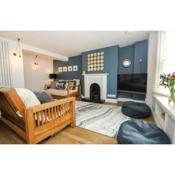 Pebble Cottage - by Brighton Holiday Lets