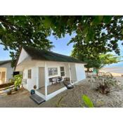 Perfect little house onthe beach (C1)