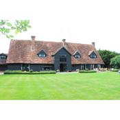 Period Luxury Converted Barn Windsor/Maidenhead - Perfect for family groups