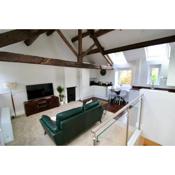 Pheasants Crossing - luxurious and cozy cottage in peaceful rural location