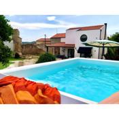 Pool oasis with private parking -Vigia 8