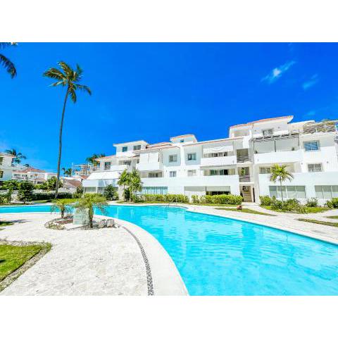 POOL VIEW apartment for 6 guests BEACH WIFI PARKING
