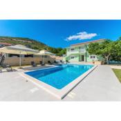 Poolincluded Holiday Home Maslina