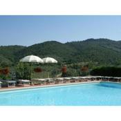 Quaint Holiday Home in Cortona with Swimming Pool