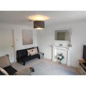 Redcot Gardens Stylish 2 bed Family town house with parking in Stamford
