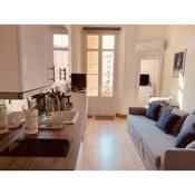 Renovated studio right in the center of Cannes, a few meters from the Croisette beach front - 1997
