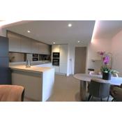 Riverside London Luxury Apartment - Pool, Gym, Sauna, Cinema, Bowling Alley and more!