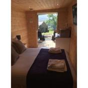 Romantic Getaway Luxury Wooden Cabin With Private Hot Tub and BBQ
