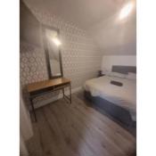 Room 4 with bathroom in Levenshulme