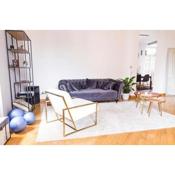 ROOM GATSBY- Your space with garden in the city center