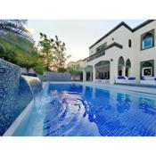 Royal private pool, Lux 7-bedroom villa on Marina