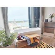Scenery Ocean view with Bathtub at Edge Central Pattaya