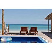 SeaSalt BeachFront Holiday Home, Private pool, 2 Bedroom house