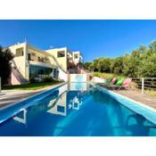 SeaView Apartment with shared pool, Almyrida